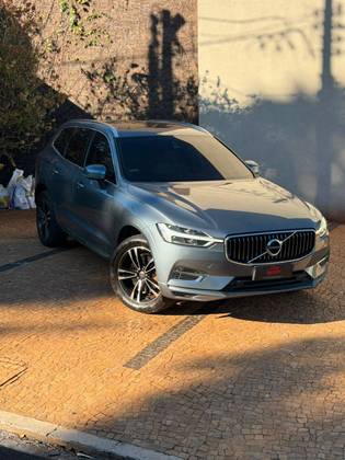 VOLVO XC60 2.0 T8 HYBRID MOMENTUM AWD GEARTRONIC VOLVO XC60 2.0 T8 HYBRID MOMENTUM AWD GEARTRONIC